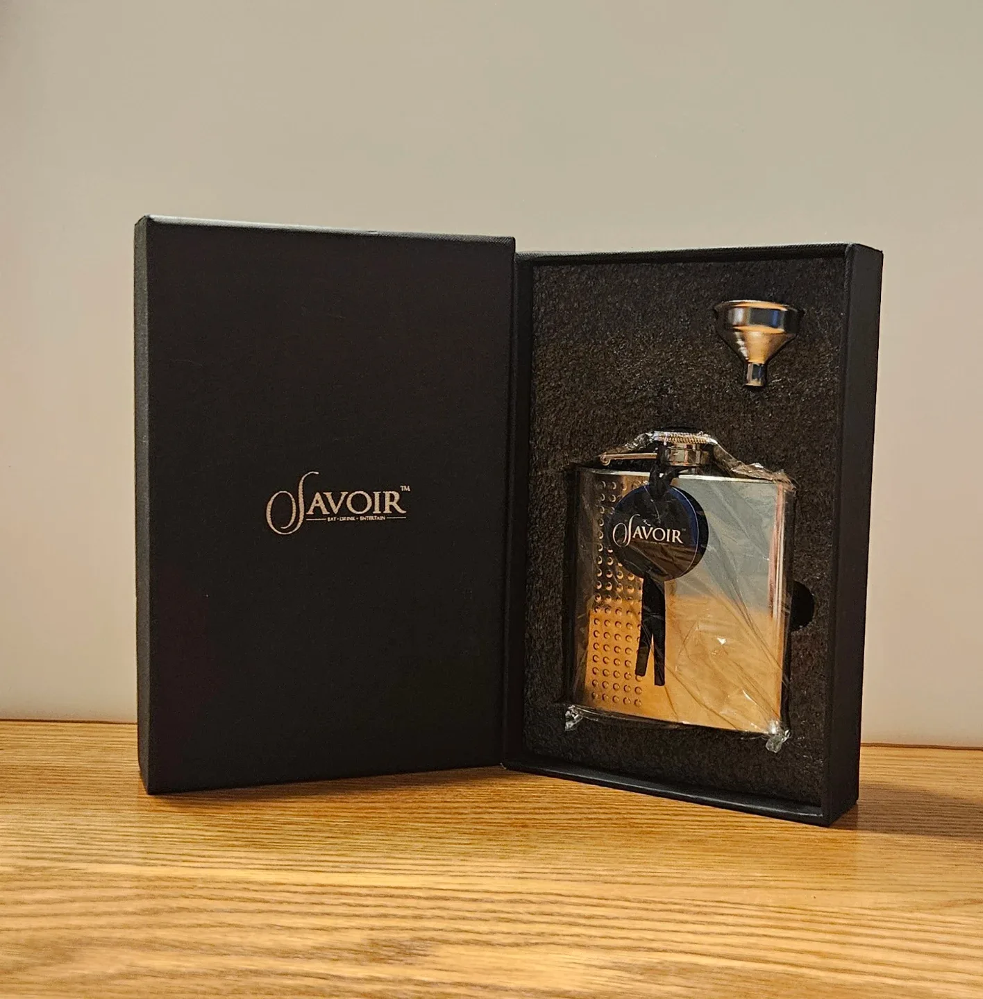 🥃 Savoir Stainless Steel Flask Gift Set – BRAND NEW IN BOX! 🎁✨ 🥕 image indicator(3)