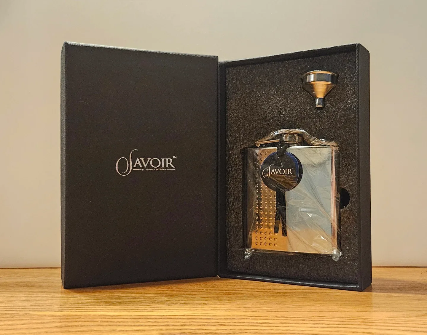 🥃 Savoir Stainless Steel Flask Gift Set – BRAND NEW IN BOX! 🎁✨ 🥕 image indicator(4)