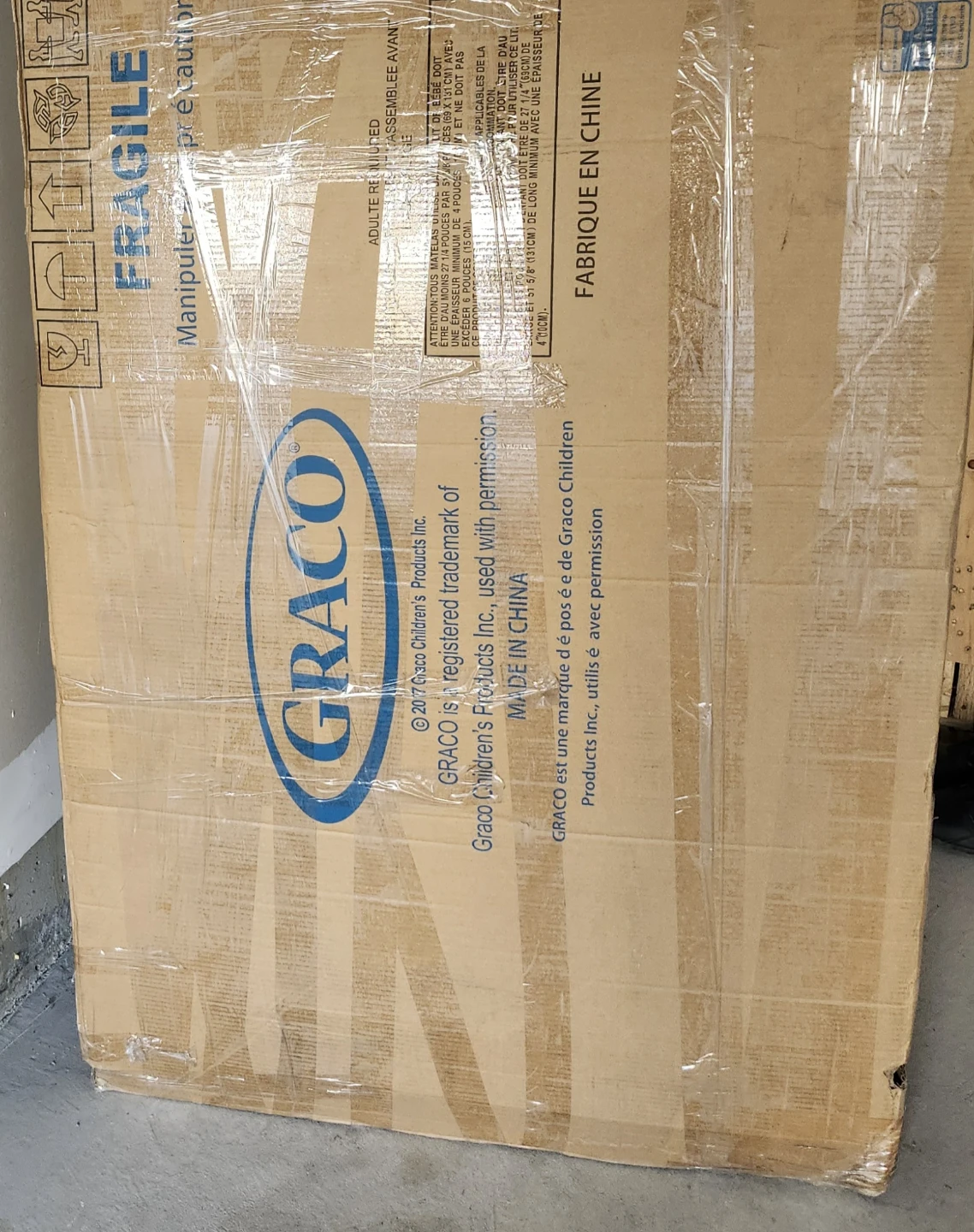 Graco Stanton Convertible Crib - New in Box! - photo 4