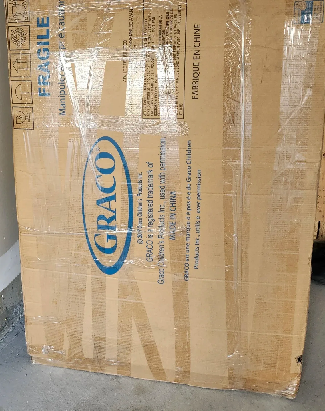 Graco Stanton Convertible Crib - New in Box! image indicator(4)