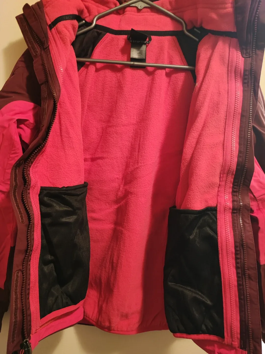 🆕 The North Face Pink & Burgundy Jacket(2 piece) image indicator(4)