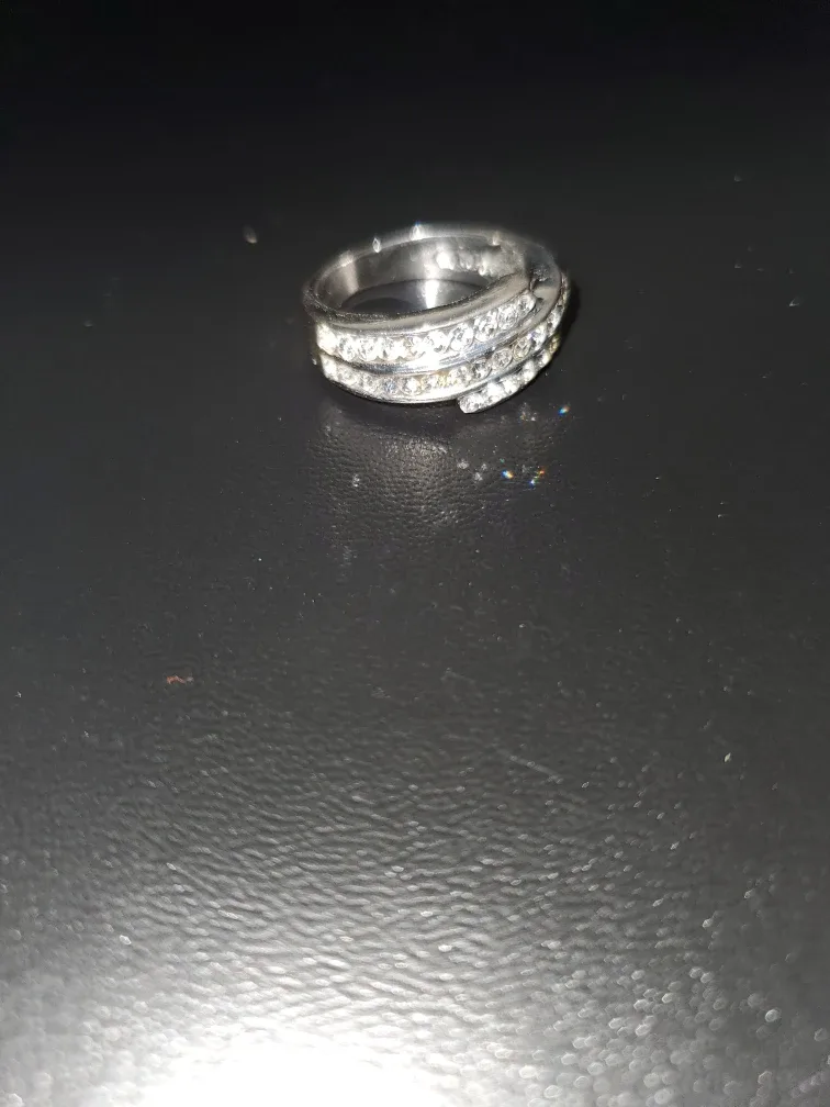 Silver-tone Ring with Rhinestones image indicator(2)