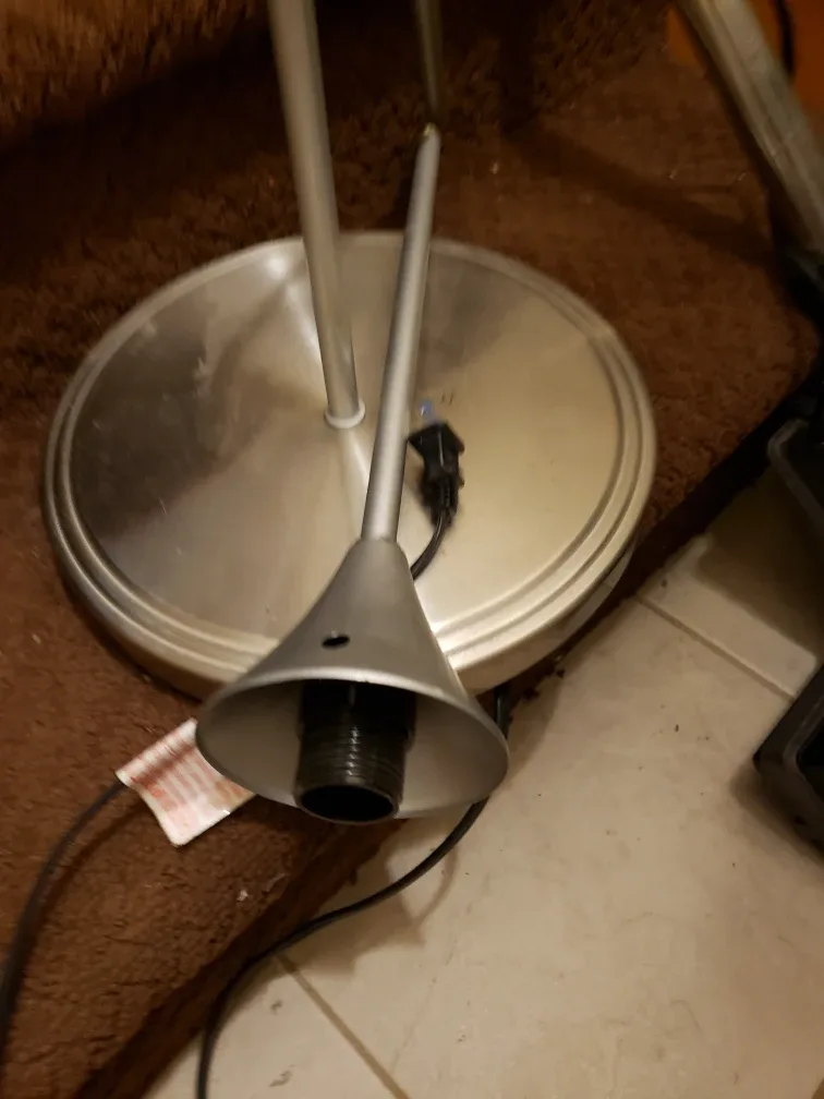 Silver Floor Lamp image indicator(2)