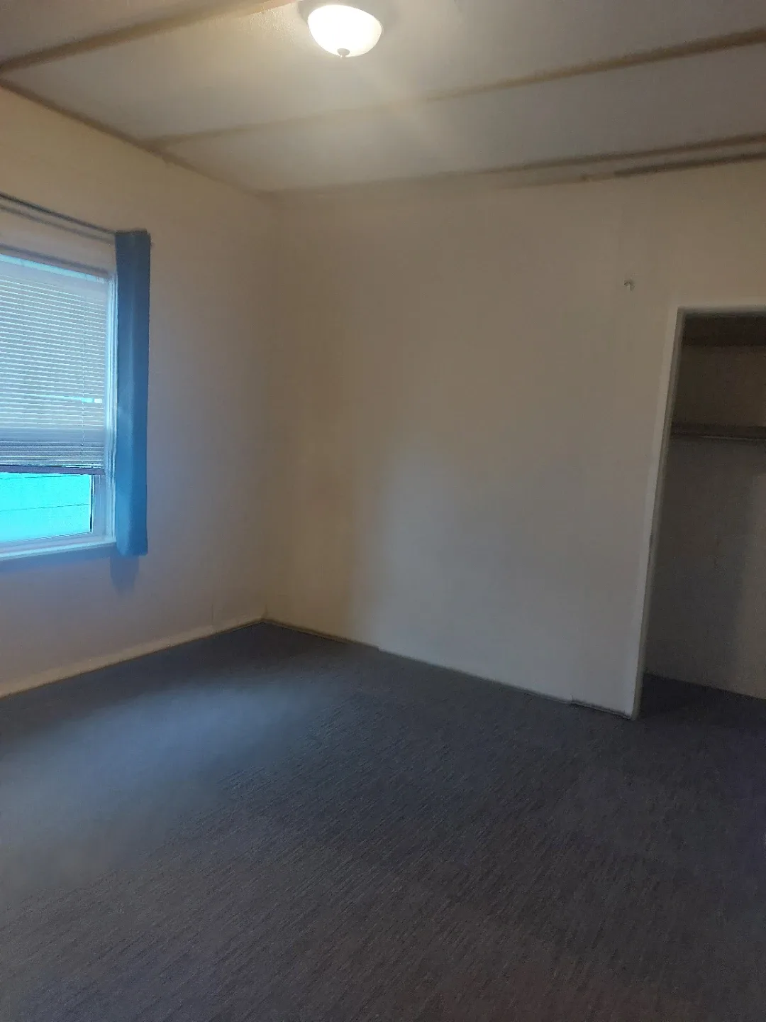 Room for Rent in Shared House