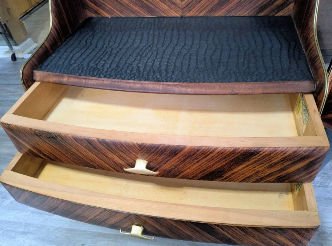 Mid-Century Modern Italian Nightstands image indicator(7)