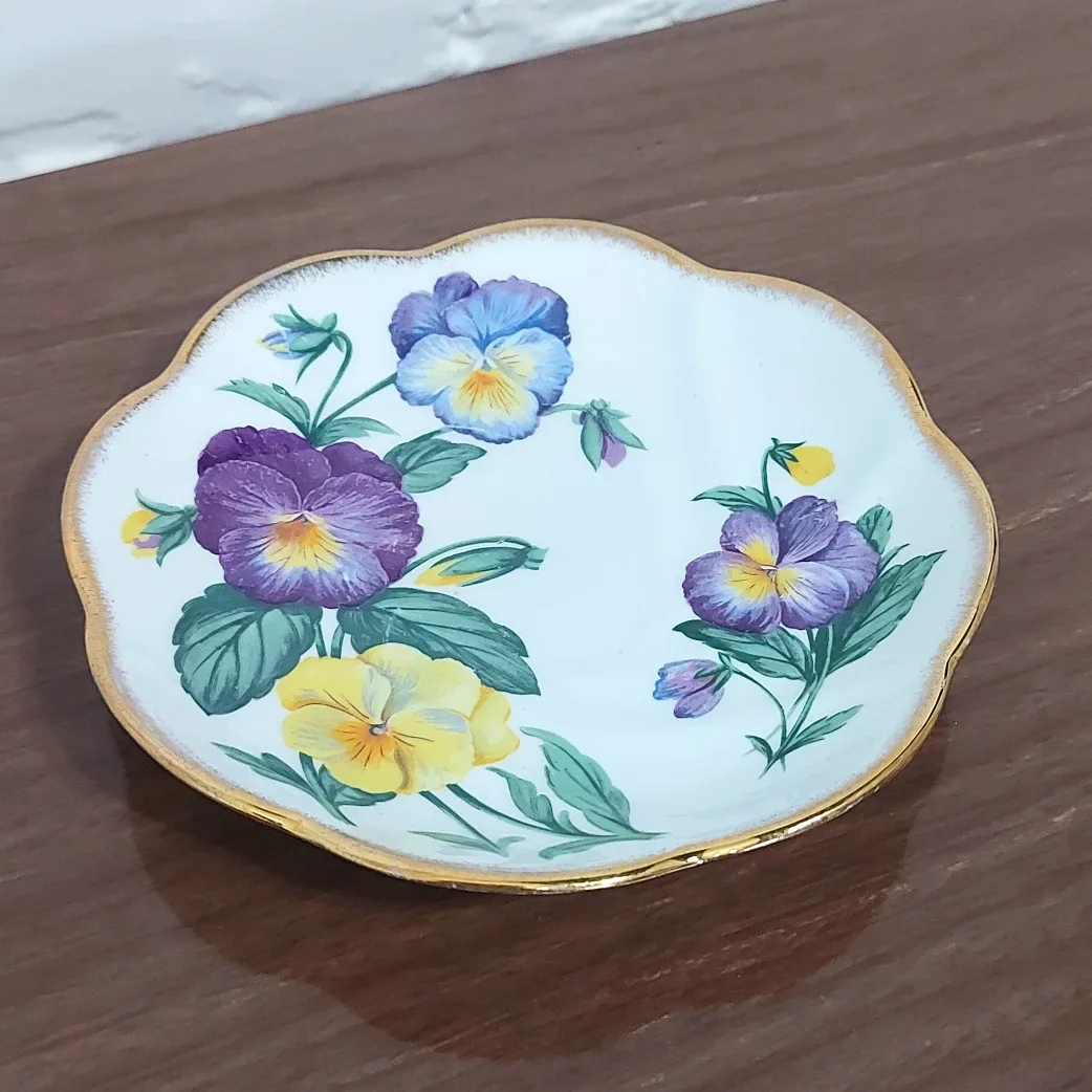 trade or $1! 🛍 pansy print jewelry tray