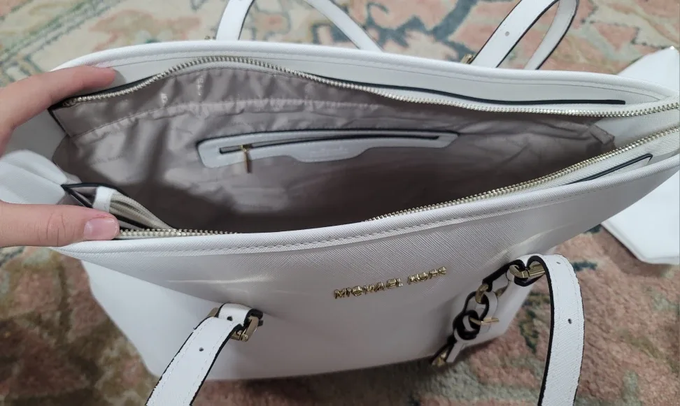 Michael Kors  White Tote Bag image indicator(4)