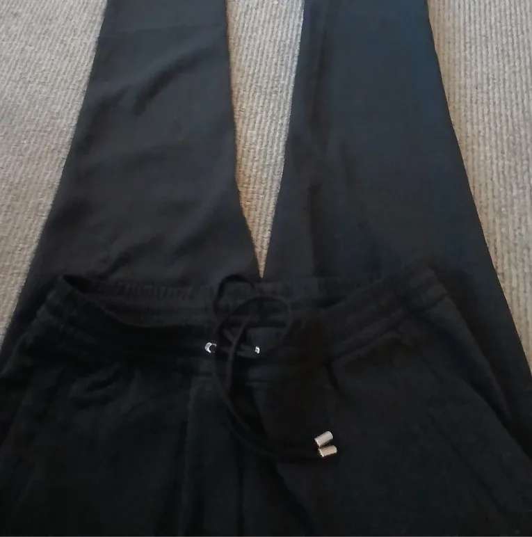 H&M Black Jogger Pants - Size 40 image indicator(5)