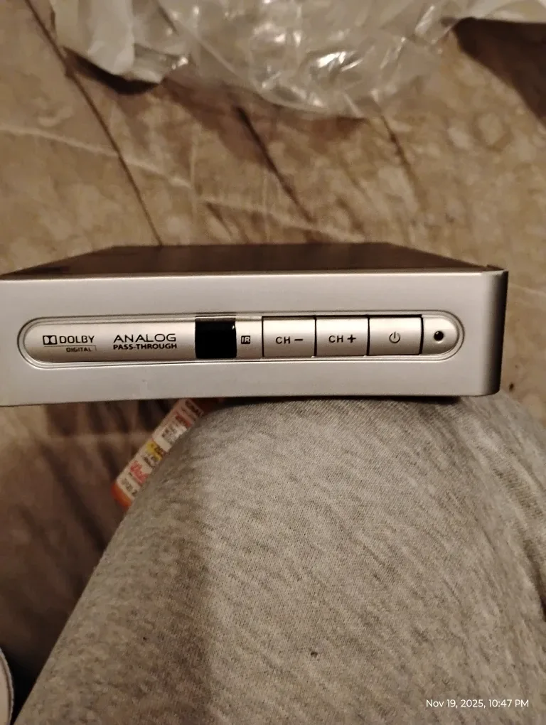 LG BP330 Blu-ray Disc/DVD Player image indicator(4)