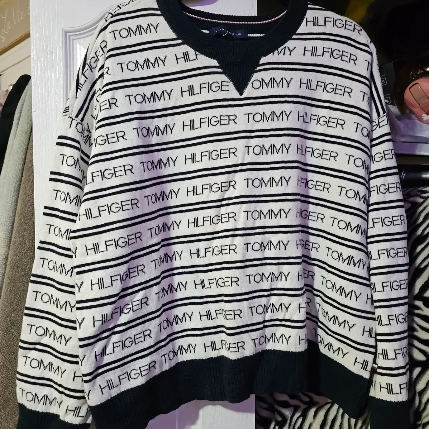 Tommy Hilfiger Sweater - Size L image indicator(2)