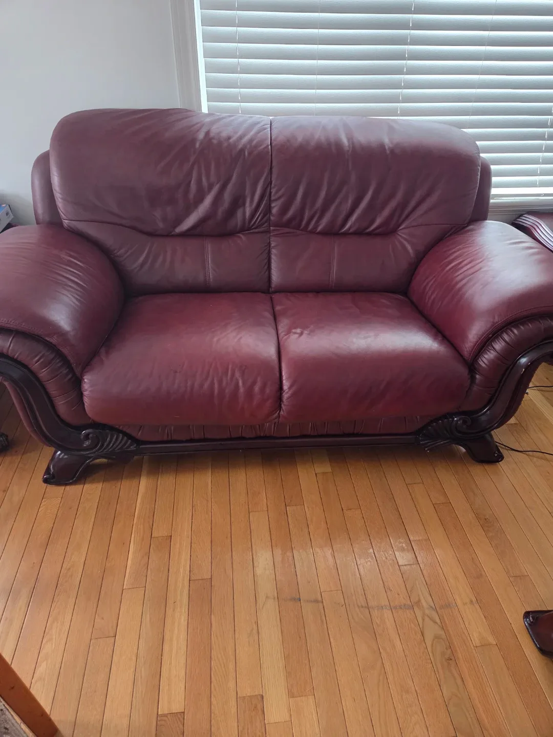 Burgundy Leather Loveseat and Armchair Set image indicator(4)
