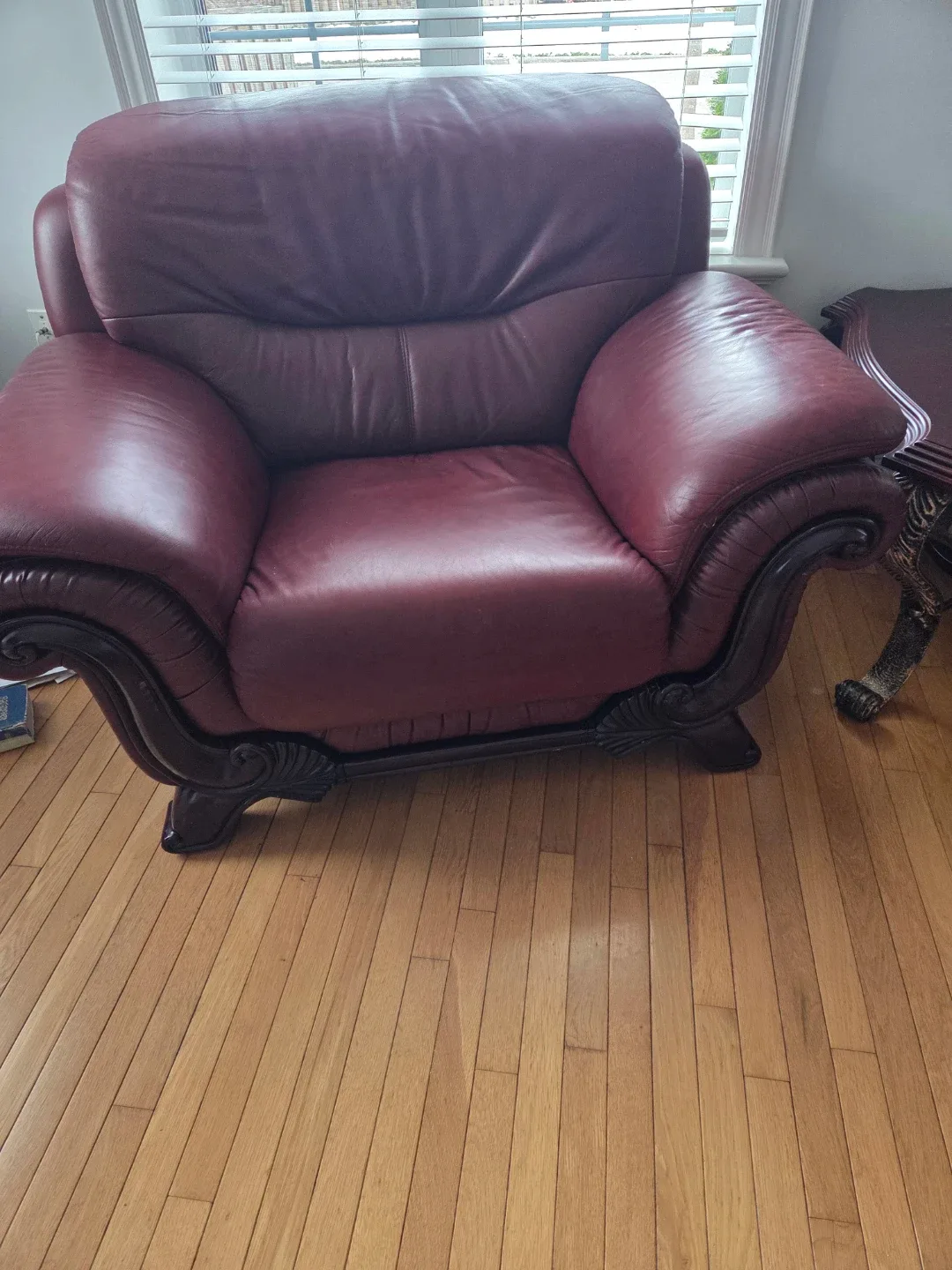 Burgundy Leather Loveseat and Armchair Set image indicator(5)