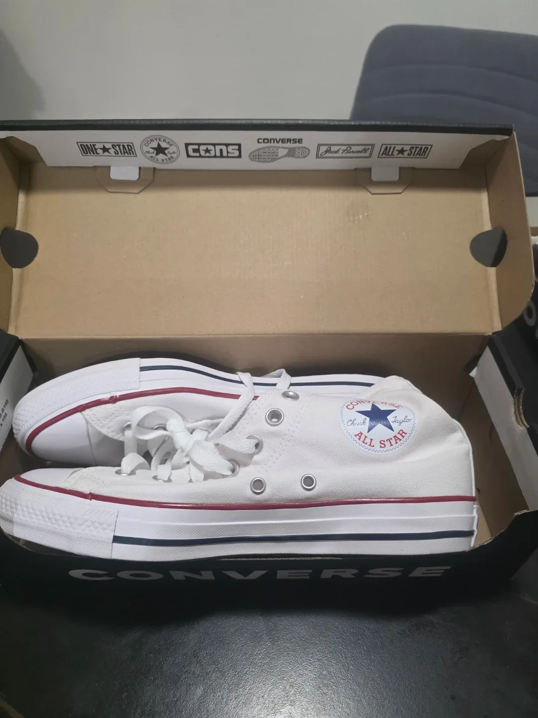 Converse All Star Chuck Taylor - Size 8 (Men's)