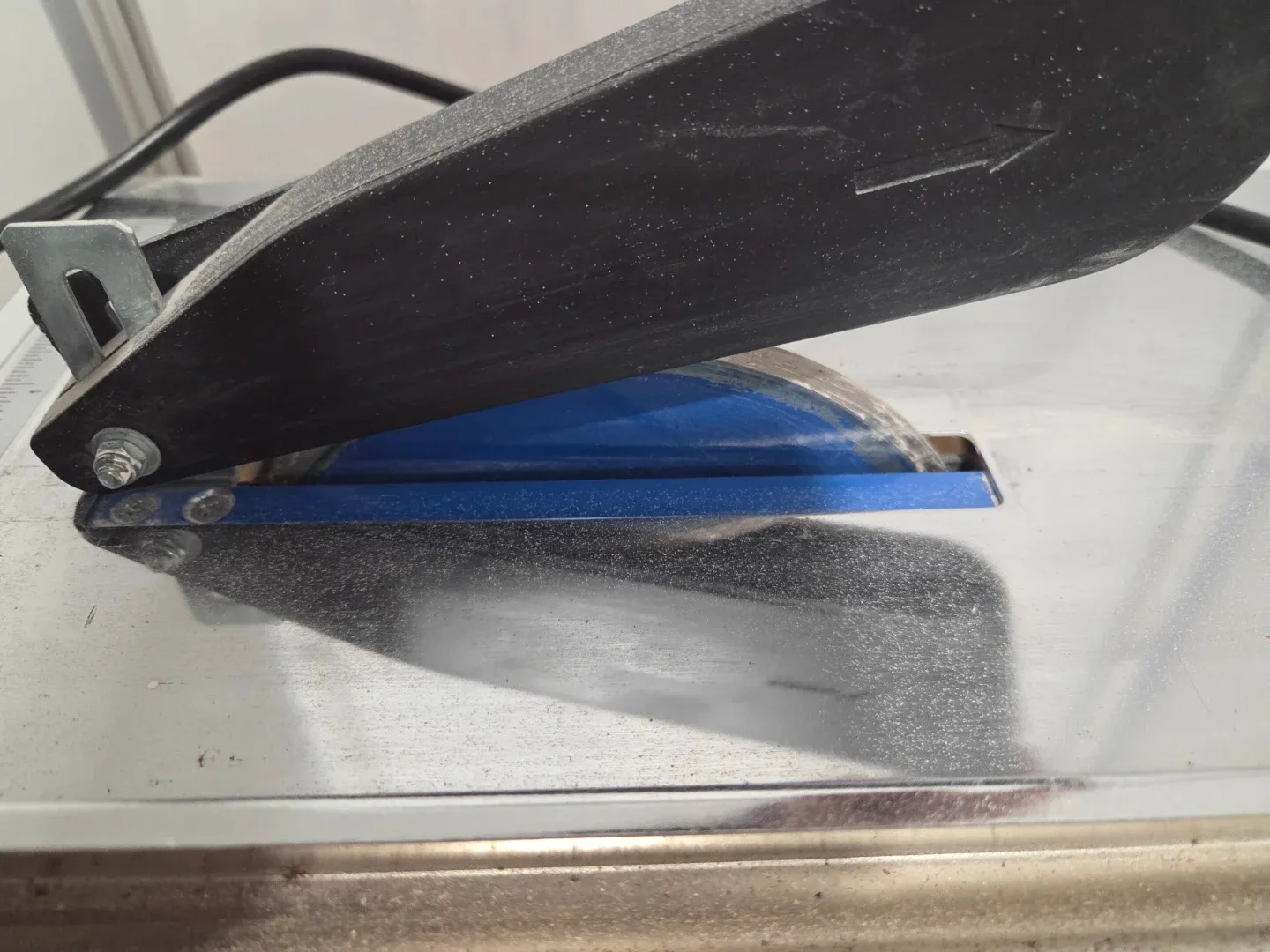 LeeGol Electric 7" Bench Top Tile Saw image indicator(4)