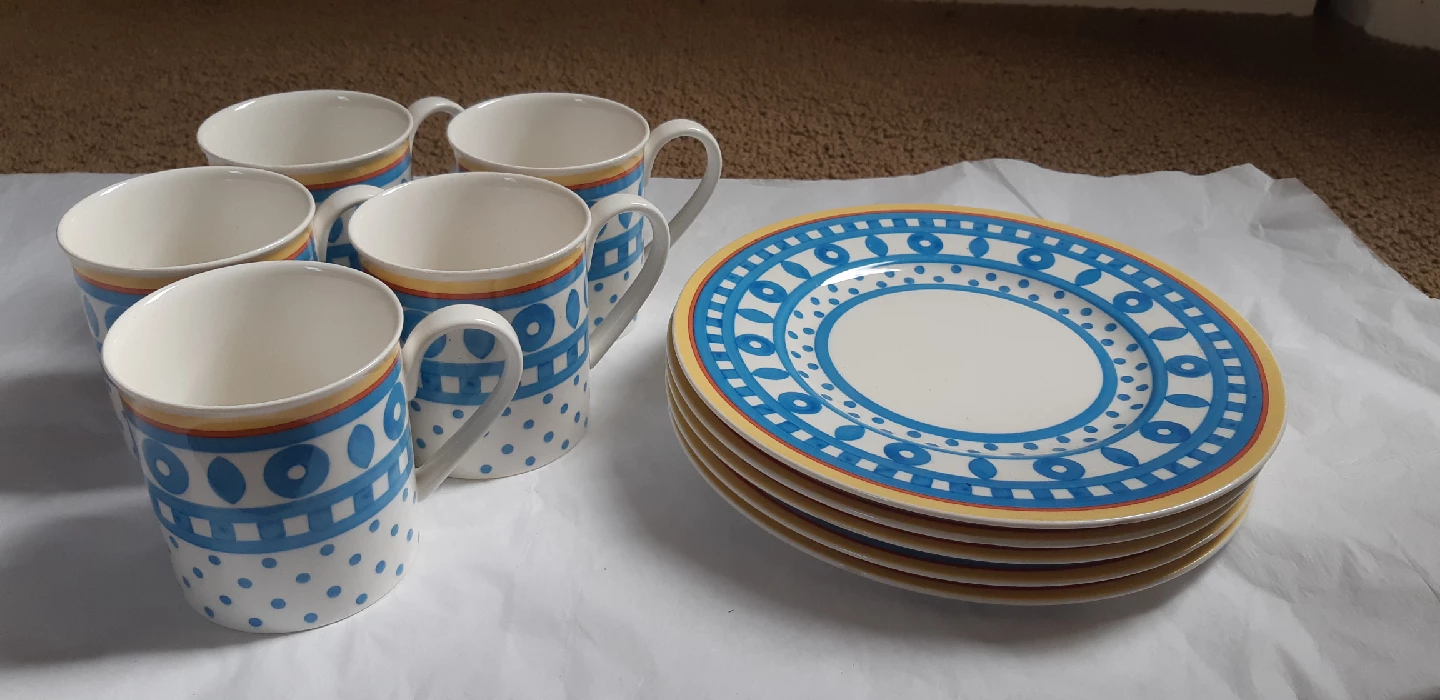 Villeroy & Boch Mugs and Dessert Plates