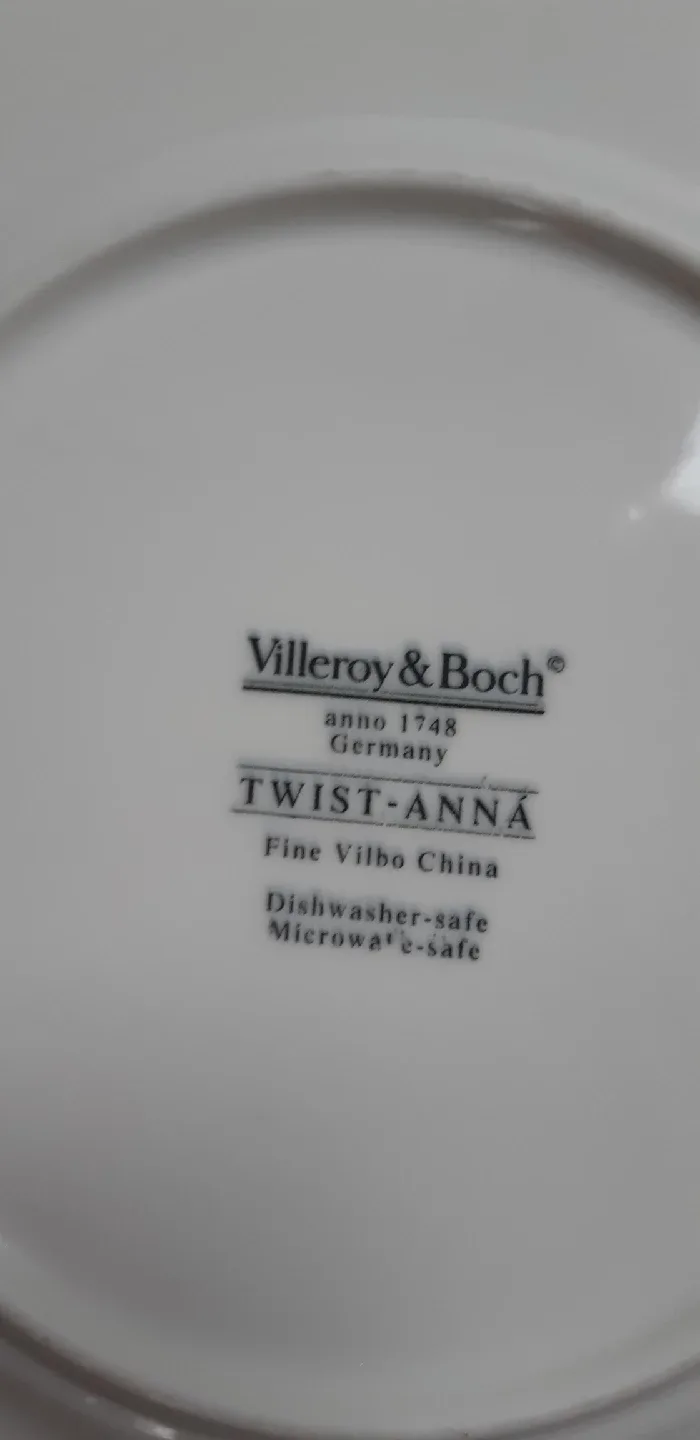 Villeroy & Boch Mugs and Dessert Plates image indicator(4)