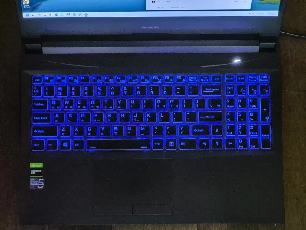 Gaming laptop with Korean keyboard image indicator(2)