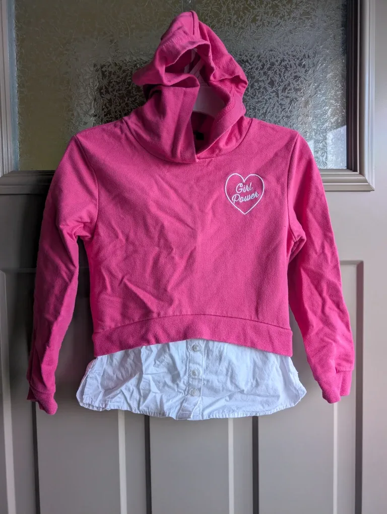 Girls sz 6 sweaters $5 each image indicator(2)