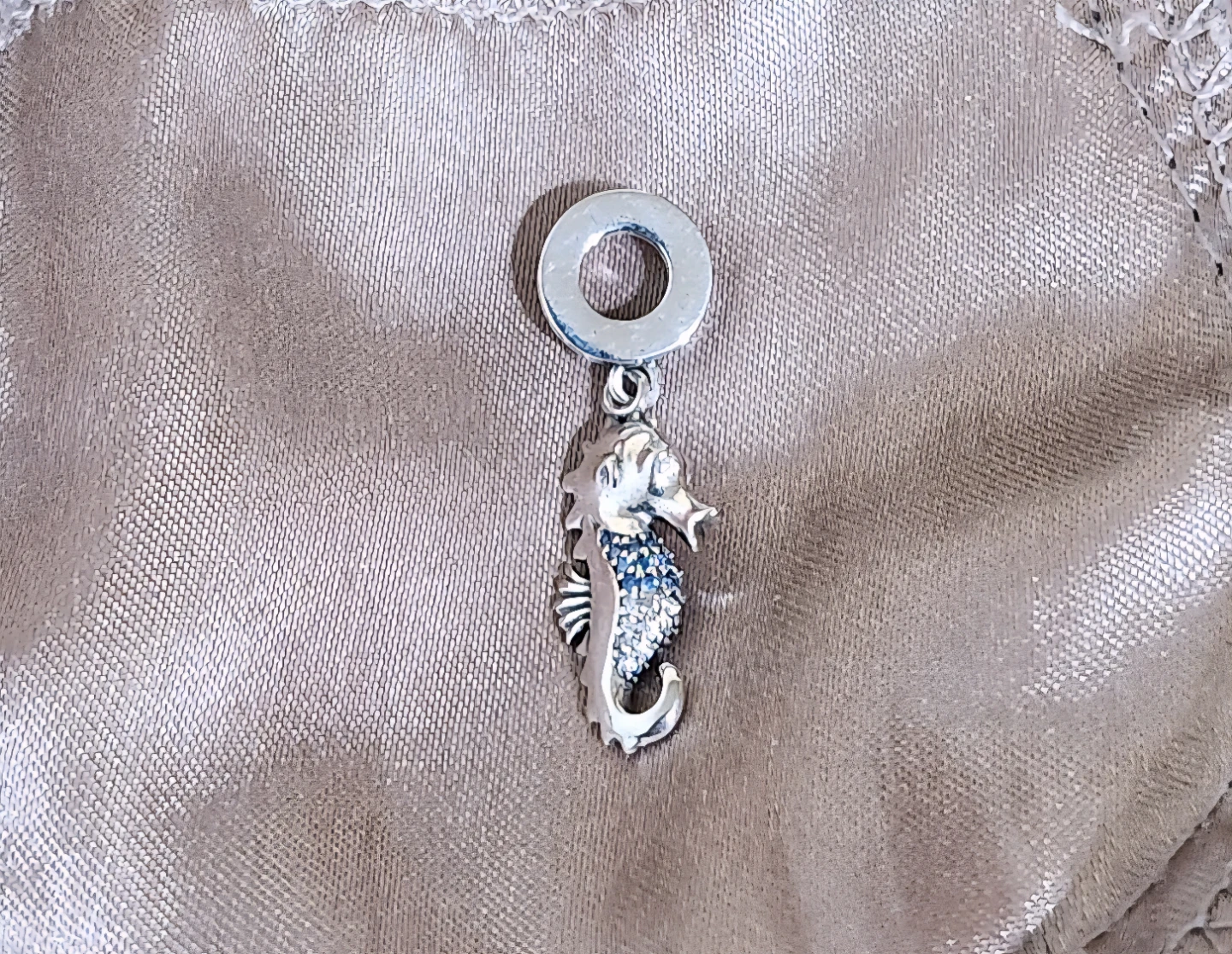 Seahorse Charm - photo 3