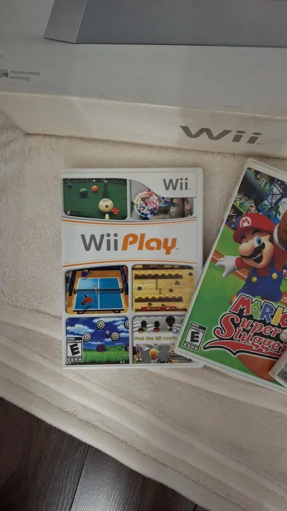 Nintendo Wii Console, Games, and Accessories image indicator(2)