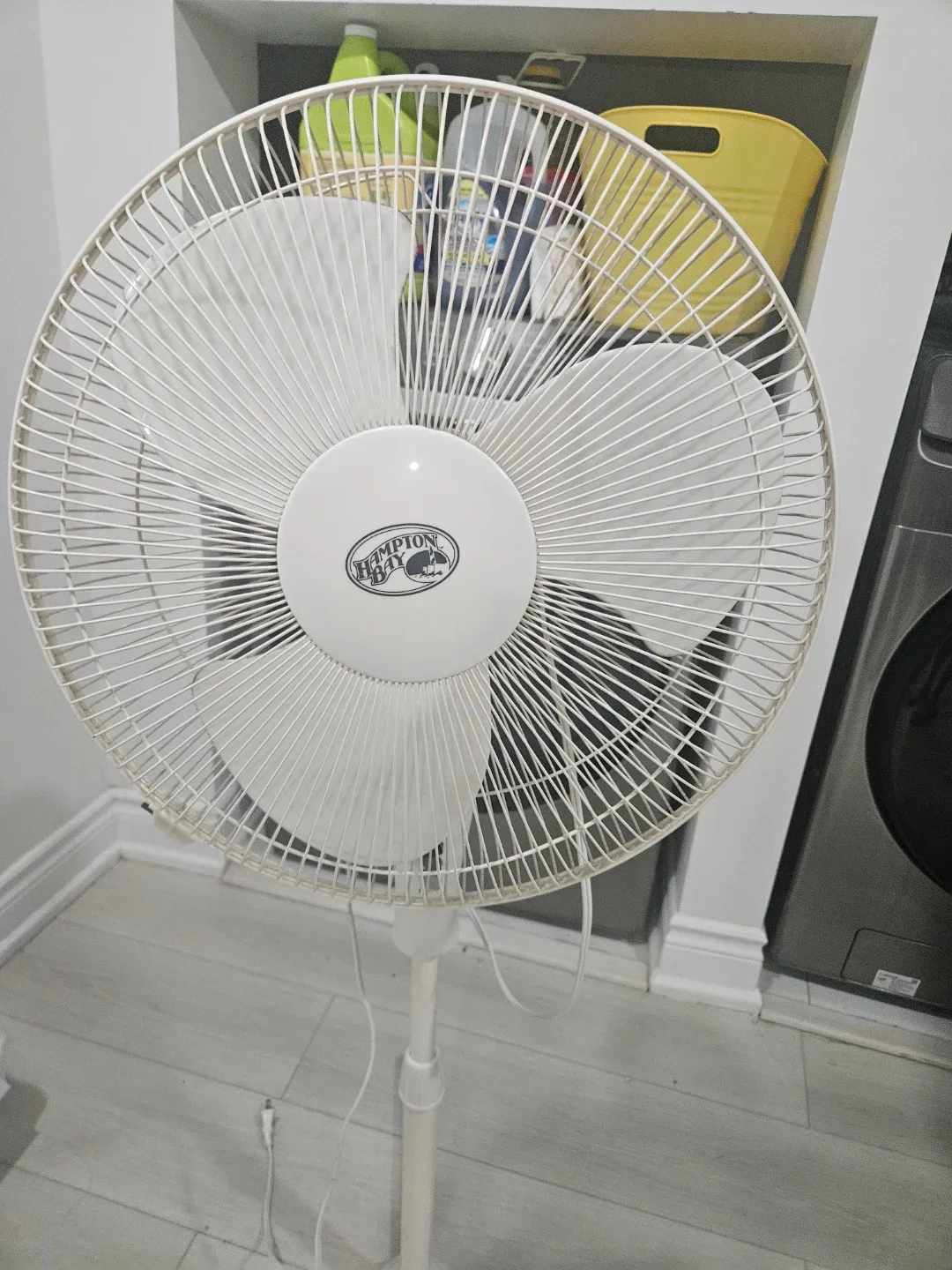 Hampton Bay White Stand Fan image indicator(2)