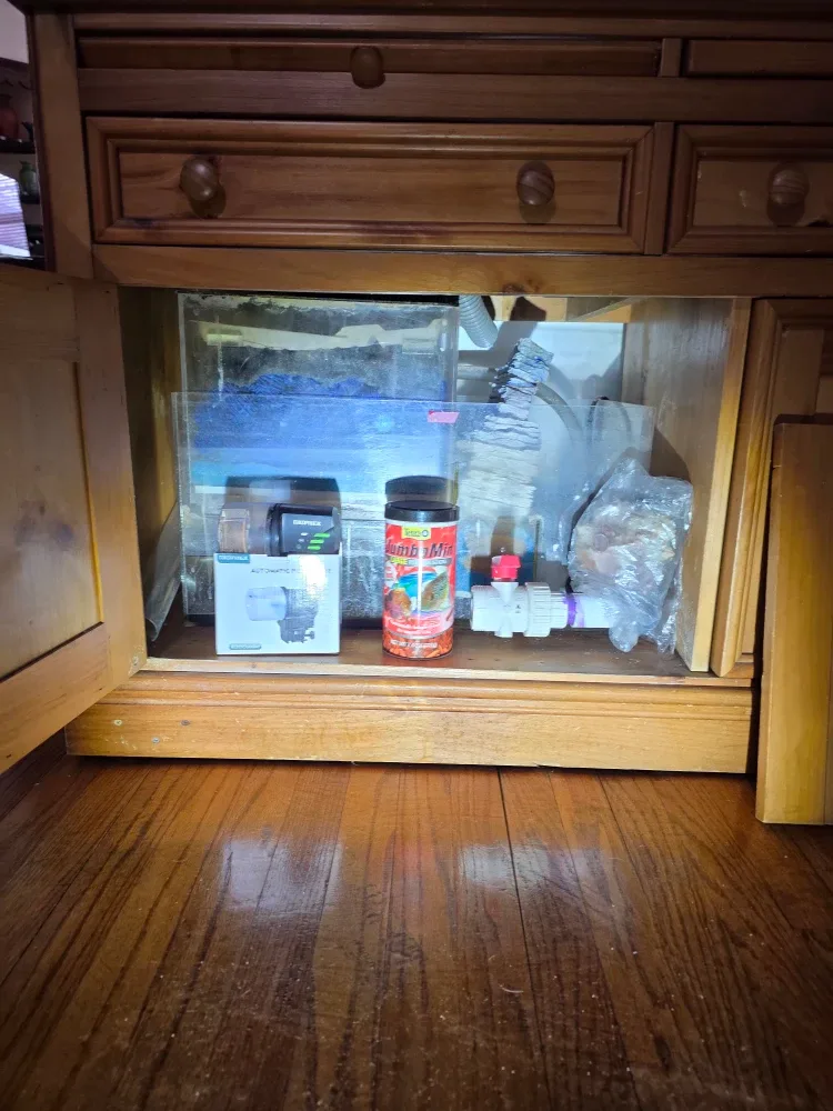 Fish Tank with Stand and Accessories image indicator(2)