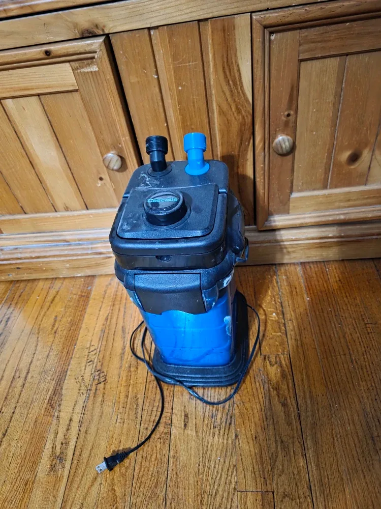 Fish Tank with Stand and Accessories image indicator(3)