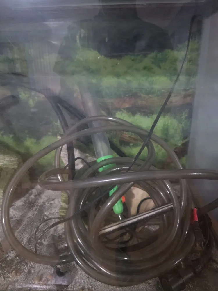 Fish Tank with Stand and Accessories image indicator(4)