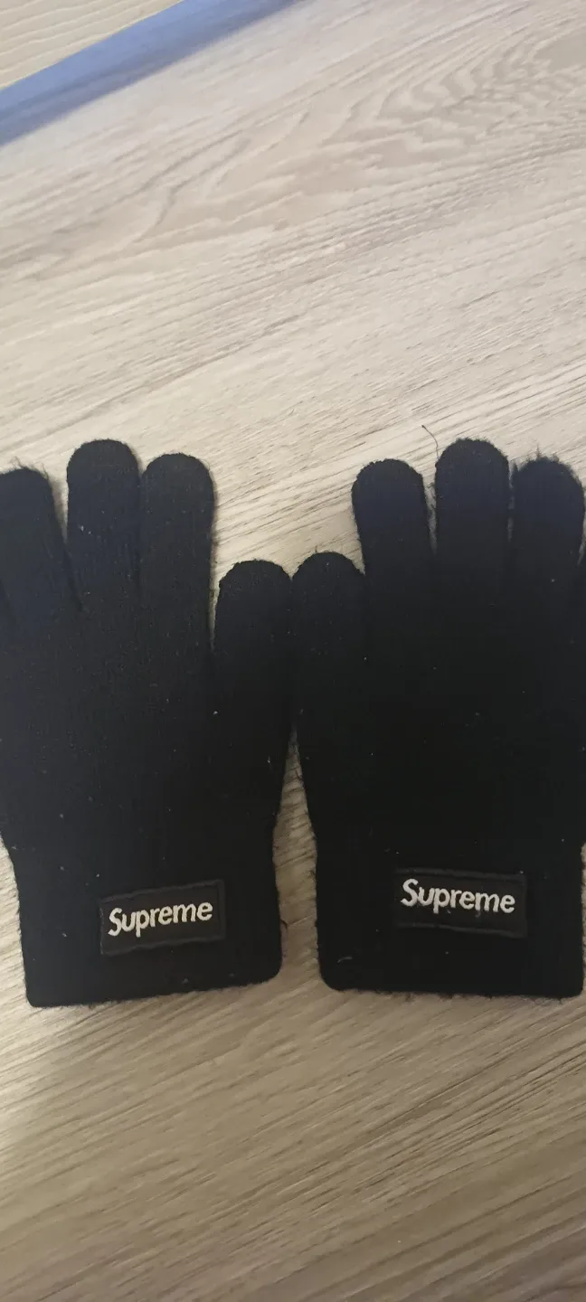 supreme knit gloves image indicator(2)