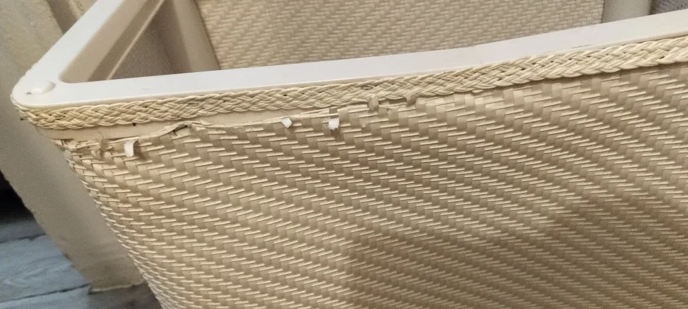 Wicker Laundry Hamper with Lid image indicator(3)