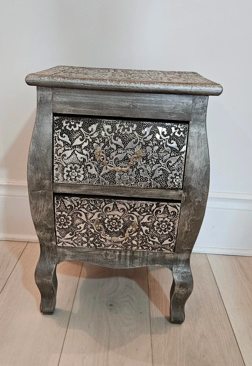Silver Nightstand with Two Drawers image indicator(2)