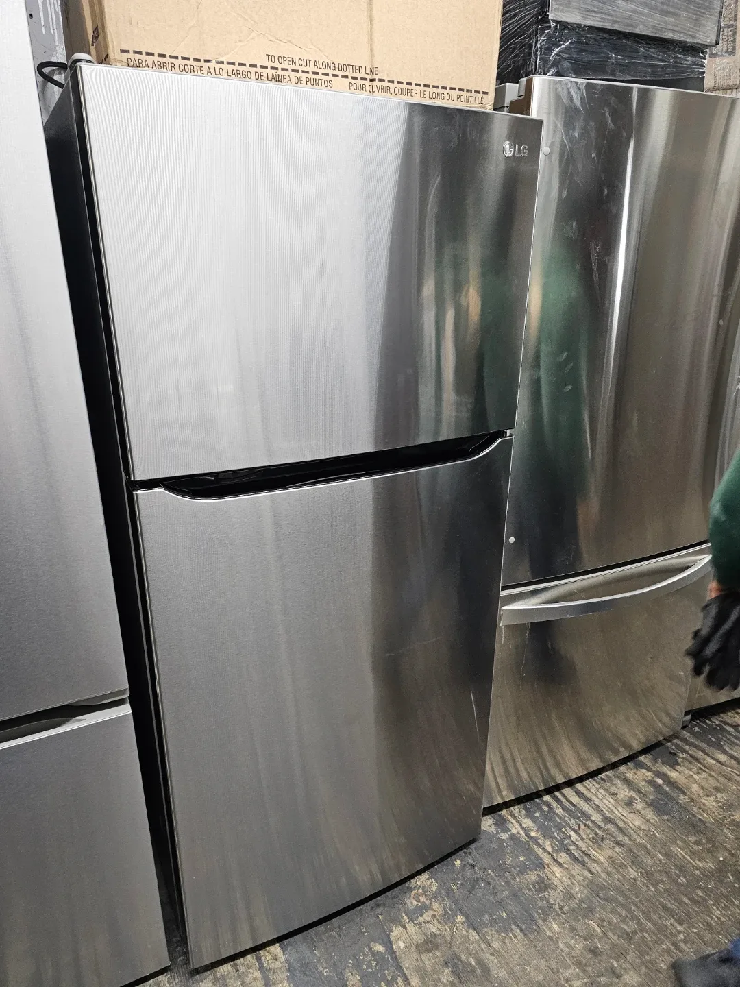 LG 30in Stainless steel refrigerator thumbnail