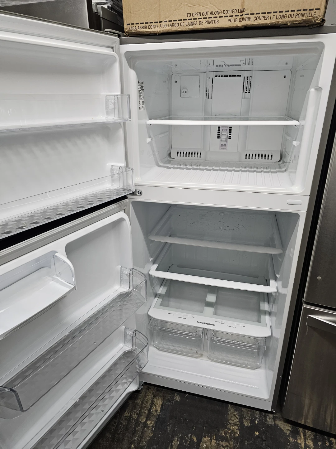 LG 30in Stainless steel refrigerator - photo 2