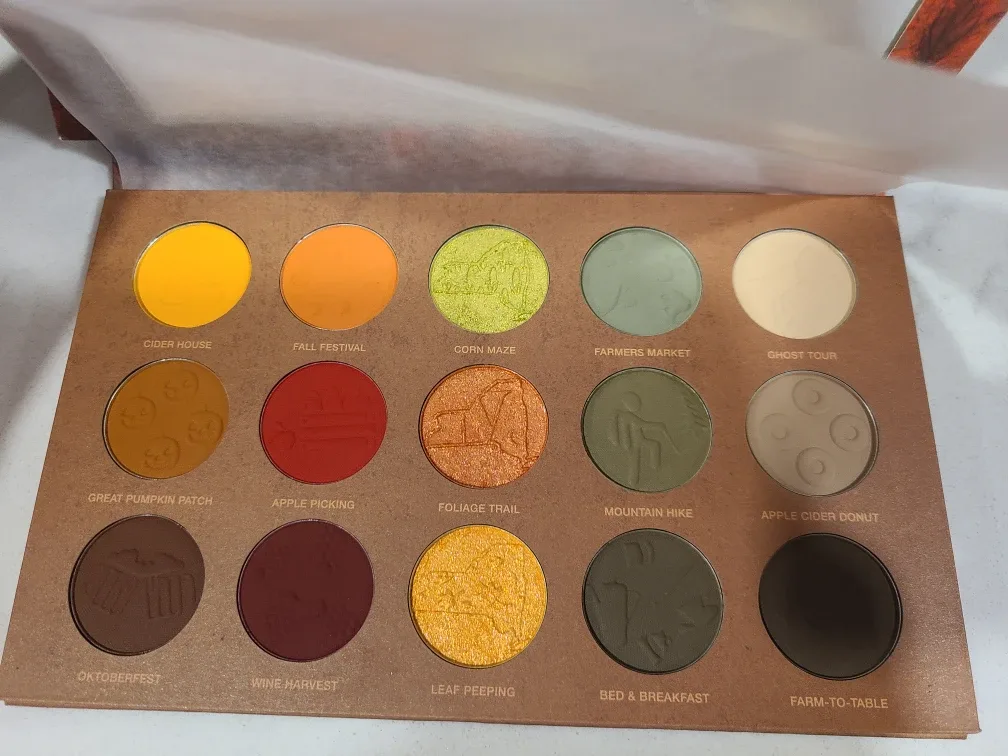 Nomad Cosmetics Hudson Valley Eyeshadow Palette