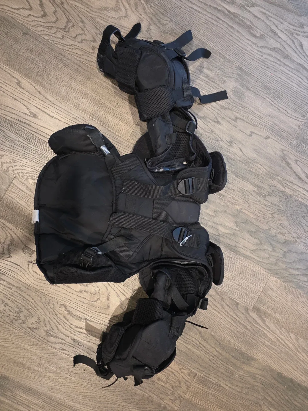 McKenney pro spec 370 Junior L Goalie chest protector image indicator(2)