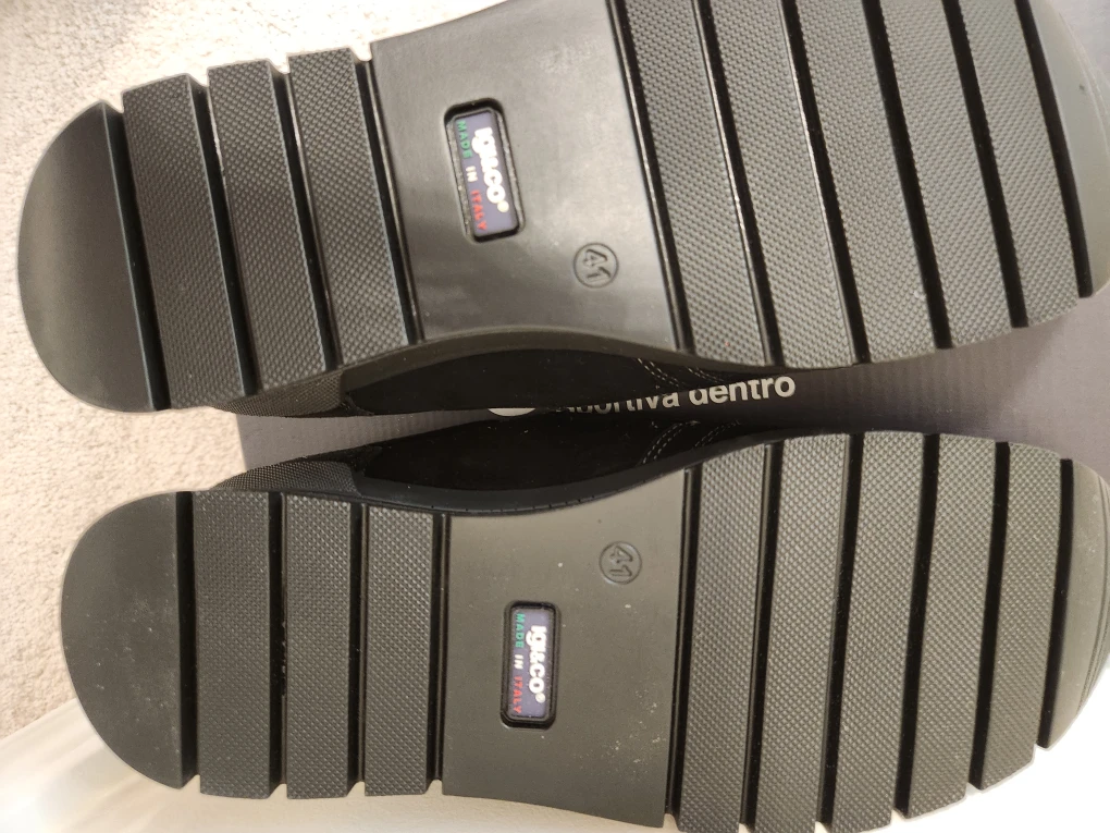 Italian  Memory Foam Shoes - Size 10 - photo 2