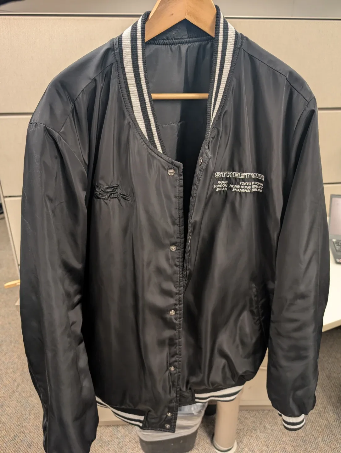 Black Bomber Jacket - X-Large image indicator(2)