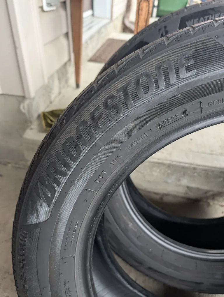Bridgestone Weatherpeak 225/60R18 Tire image indicator(2)