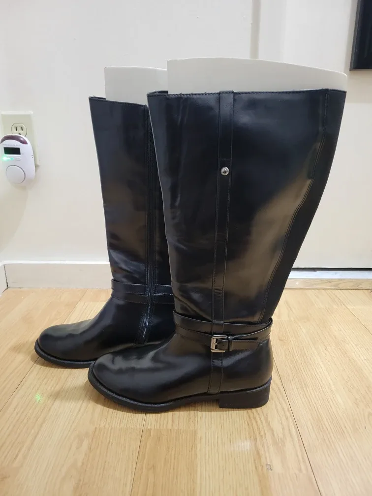LIKE NEW! Wide Calf Tall Boots image indicator(2)