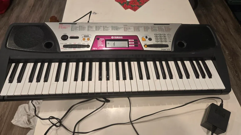 Yamaha PSR172 Portable Keyboard
