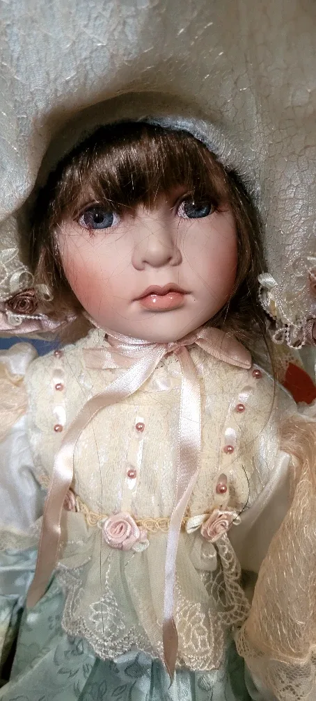 Vanessa Ricardi Porcelain Doll image indicator(6)