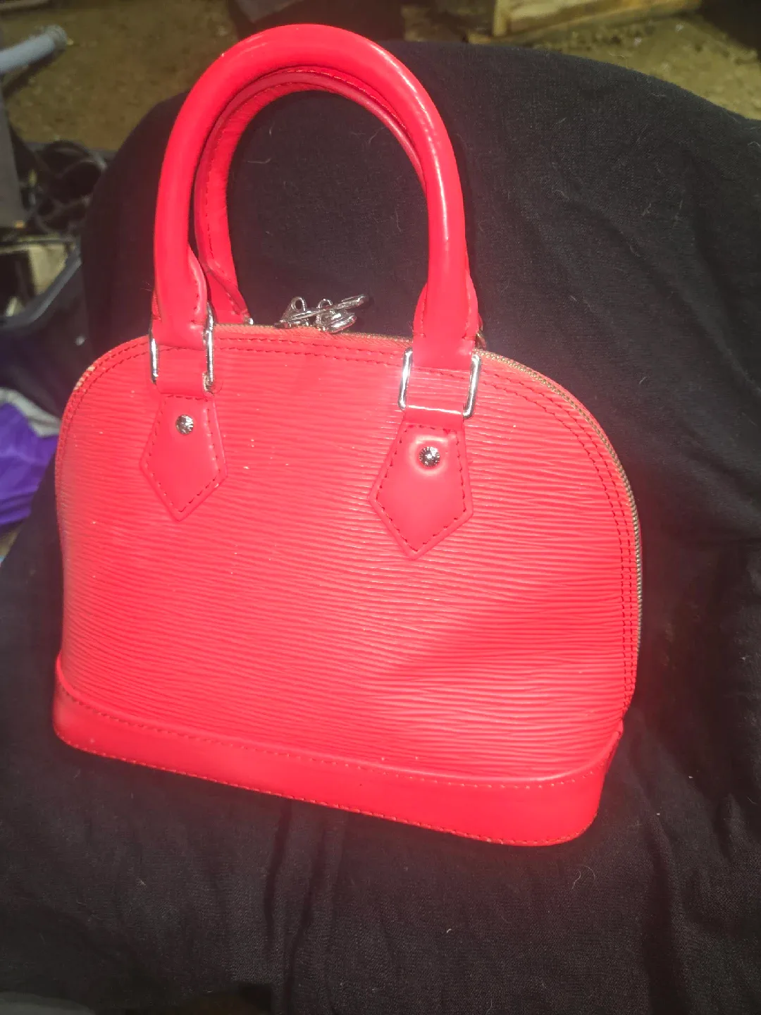 Louis Vuitton Alma BB Red Handbag image indicator(2)