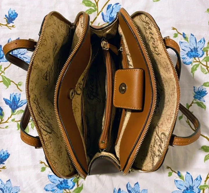 Used Guess Huntley Cali Satchel Handbag image indicator(3)