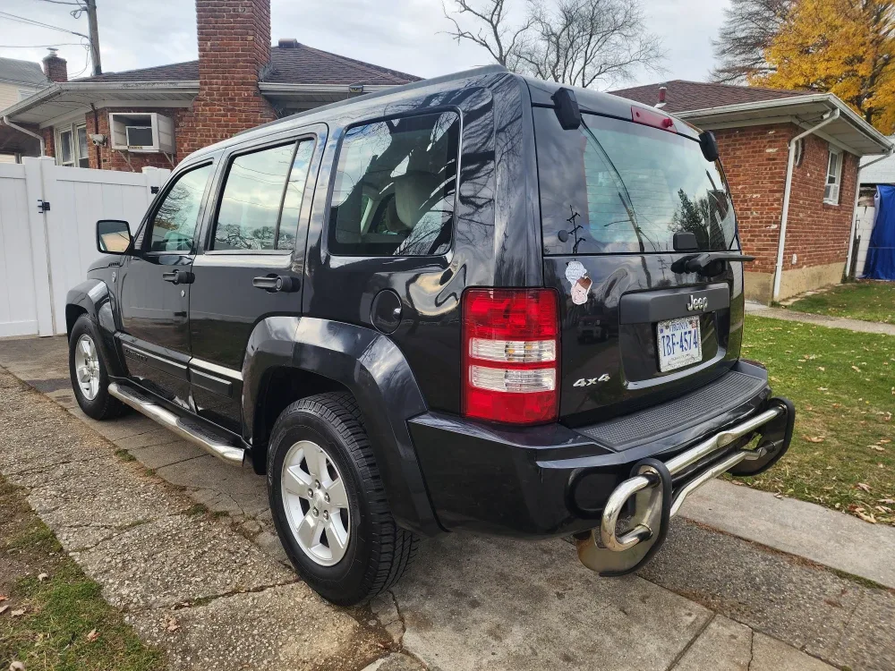 Jeep Liberty SUV - Great Condition! image indicator(6)
