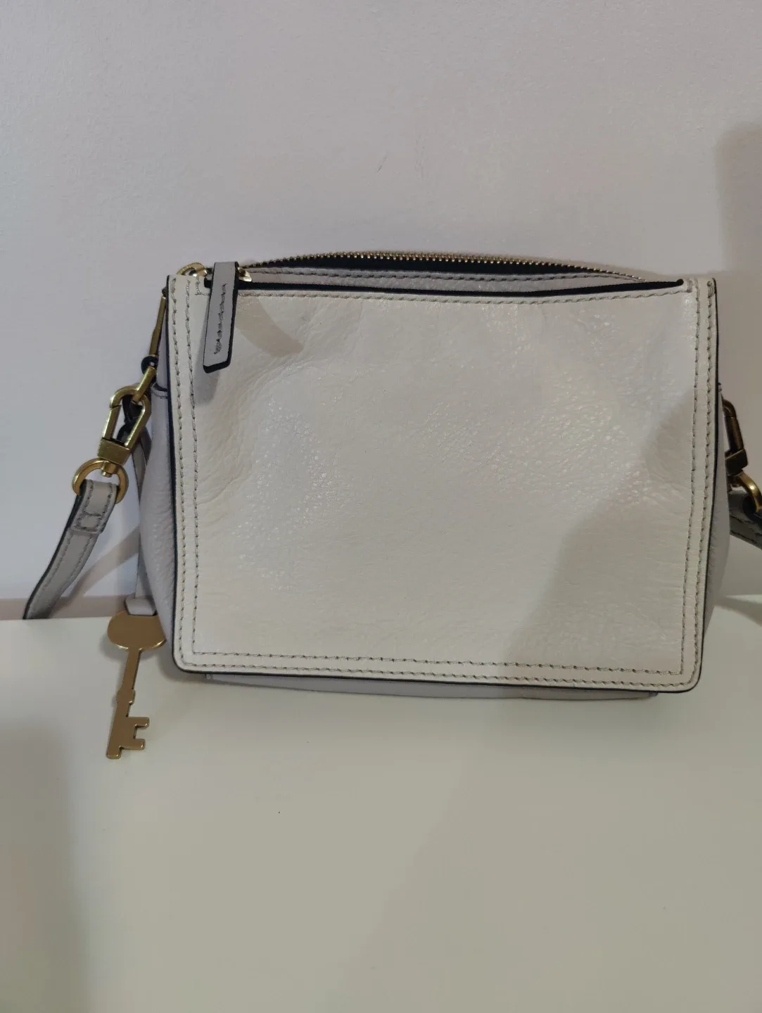 Fossil White/Grey Leather Crossbody Bag image indicator(2)