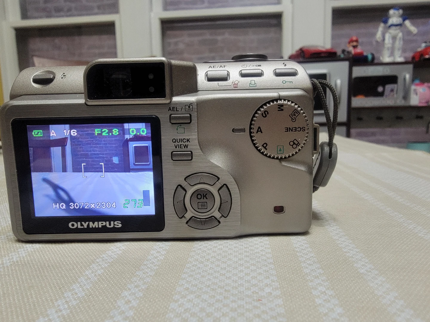 Olympus C-7000 Zoom - photo 3