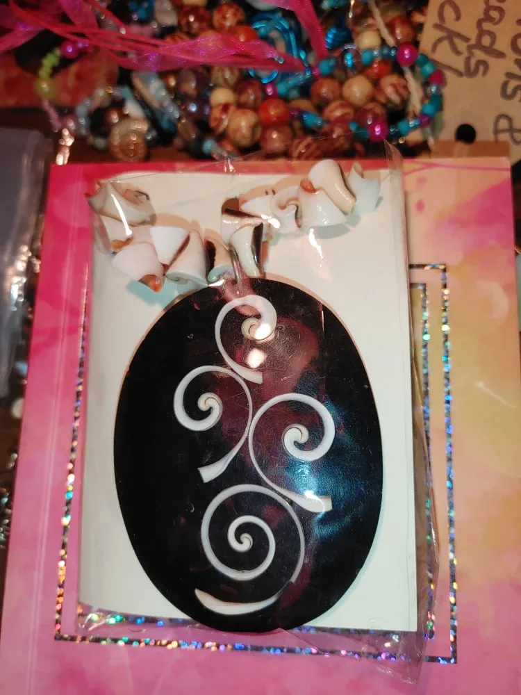 Black & White Shell Necklace