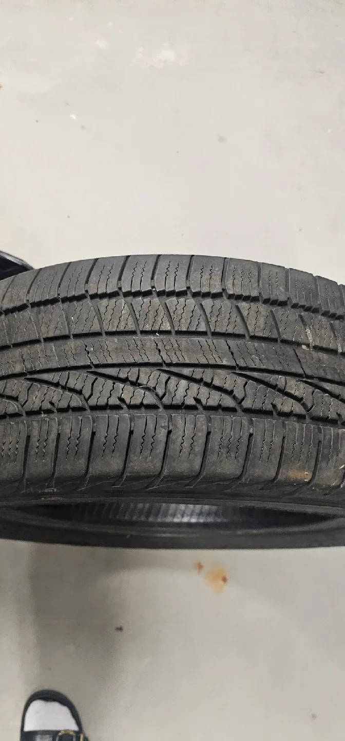 Set of 4 Used Tires image indicator(3)