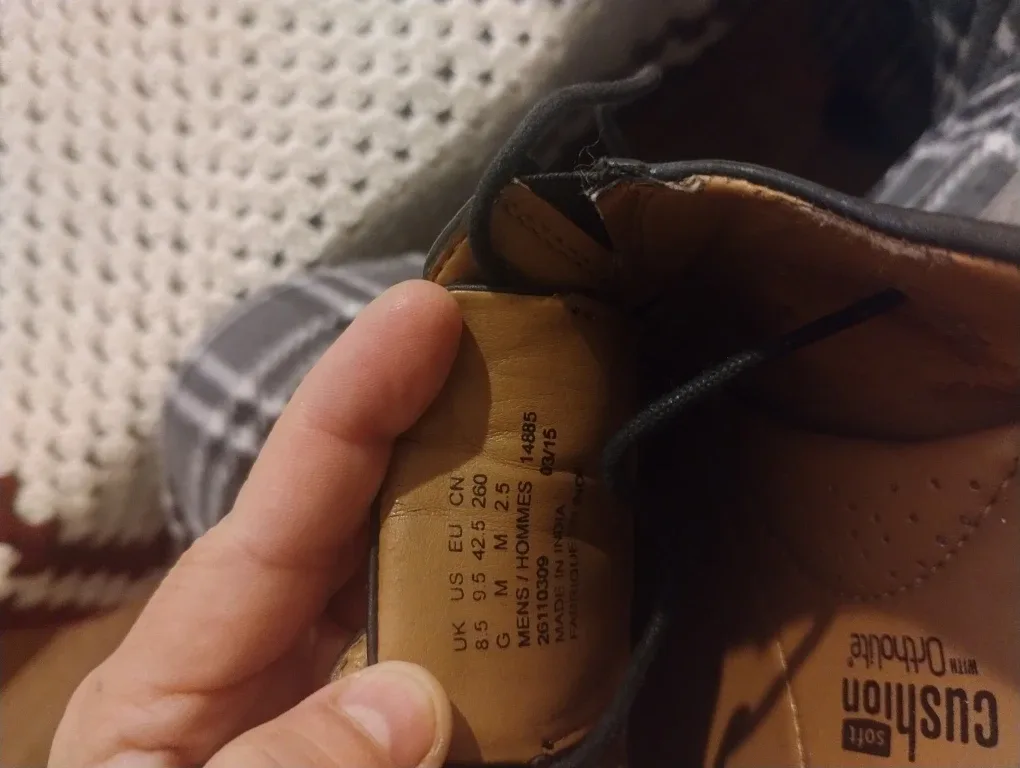 Clarks Black Leather Dress Shoes - Size 9.5 US image indicator(5)