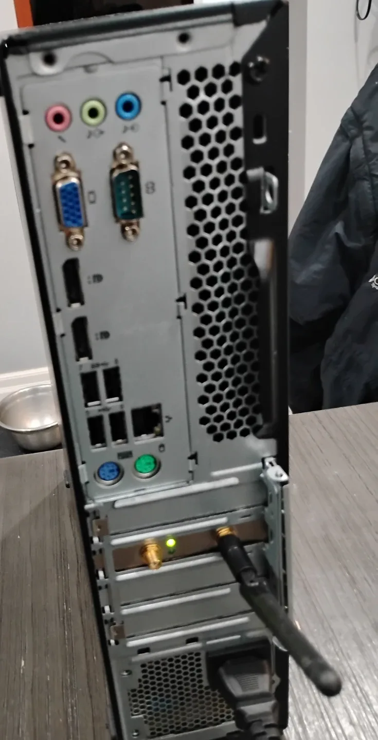 Lenovo ThinkCenter - Windows 11 PC image indicator(4)